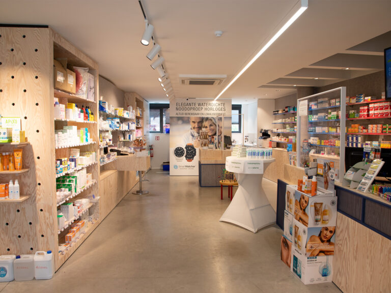 Interieur foto apotheek Kinget Bertem balie