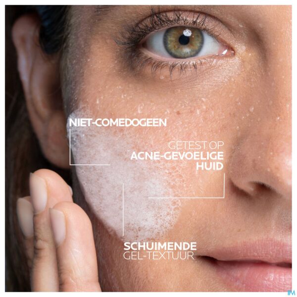 Lifestyle_image La Roche Posay Effaclar Schuimgel Zuiverend 200ml
