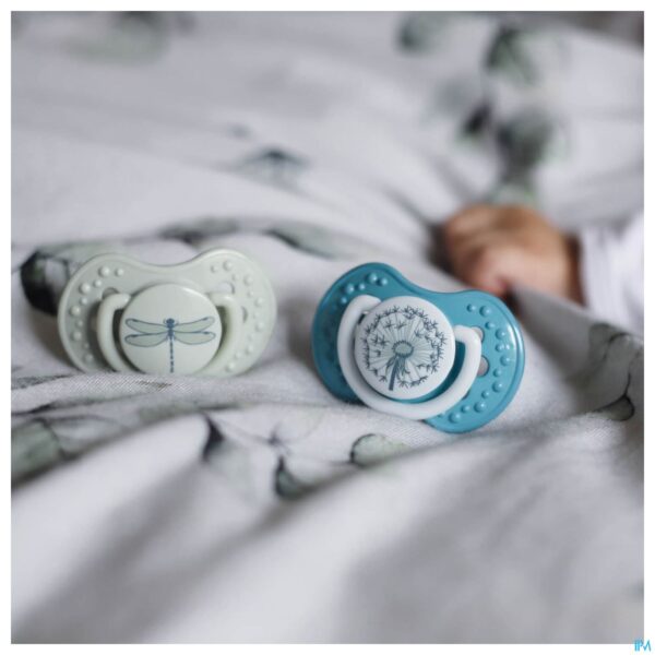 Lifestyle_image Difrax Fopspeen Dynamic Botanic Blue&green 3m+ 2