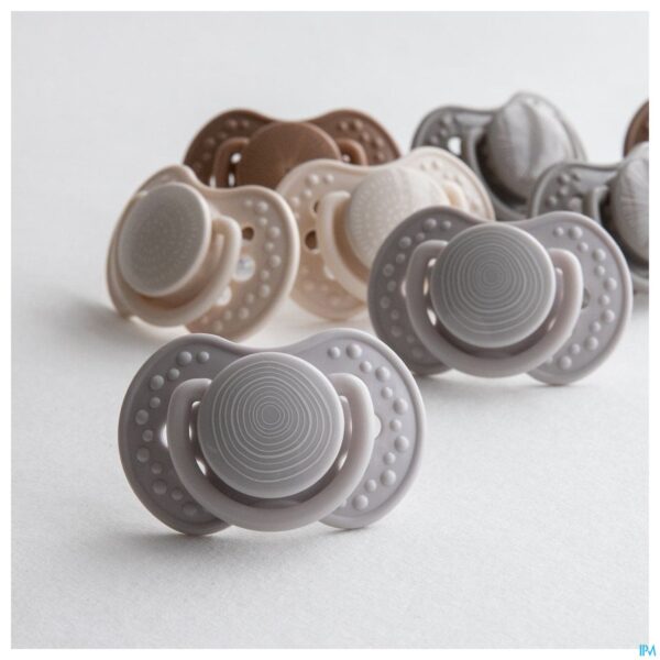 Lifestyle_image Difrax Fopspeen Dynamic Harmony l.&d.grey 18m+ 2