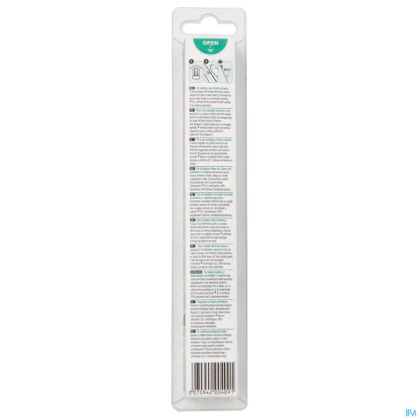 Packshot 409 Gum Classic Compact Soft Toothbrush