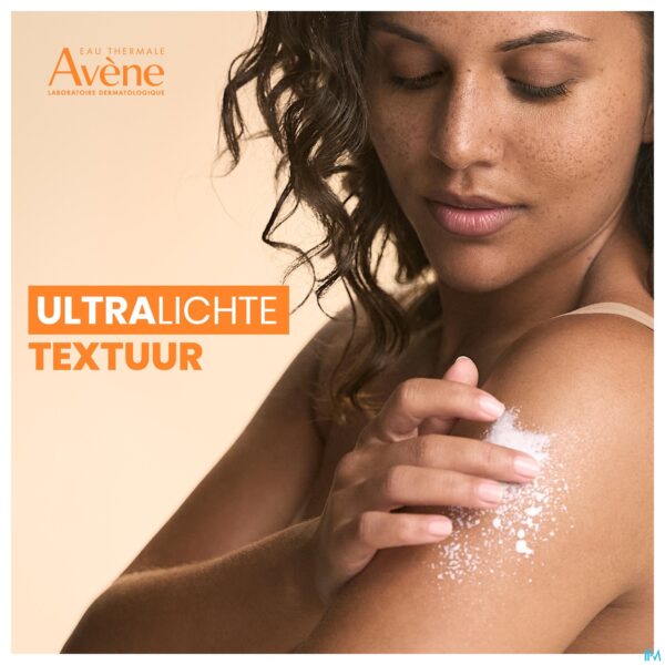 Lifestyle_image Avene Zon Spf50 Spray 200ml