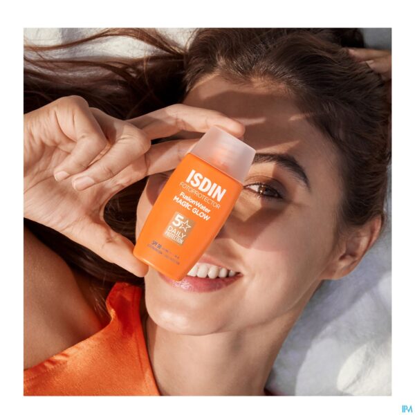 Lifestyle_image Isdin Fotoprotector Fusion Wat.magic Gl.spf30 50ml
