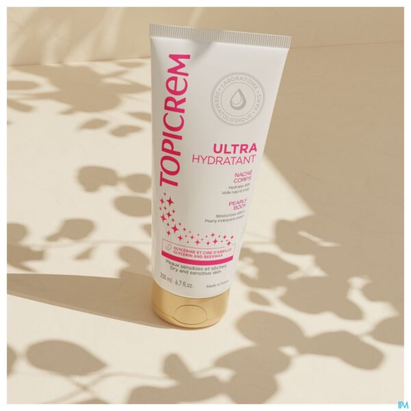 Lifestyle_image Topicrem Um Ultra-hydra Parelmoer Lichaam 200ml