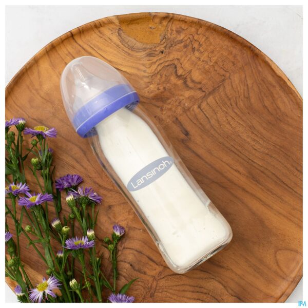 Lifestyle_image Lansinoh Zuigfles Glas + Speen 240ml 4