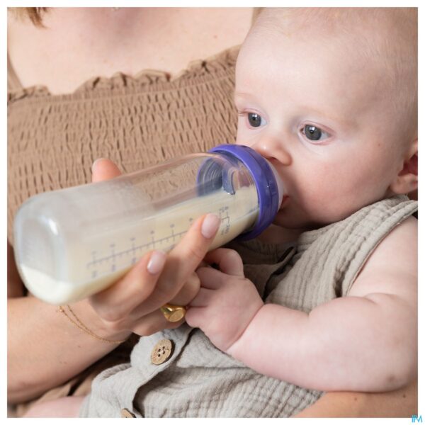 Lifestyle_image Lansinoh Zuigfles Glas + Speen 240ml 4
