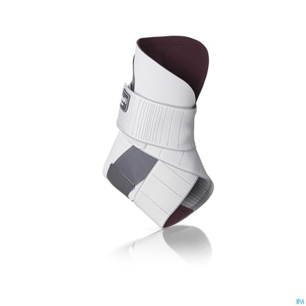Lifestyle_image Push Care Enkelbrace Links 32-35cm T3