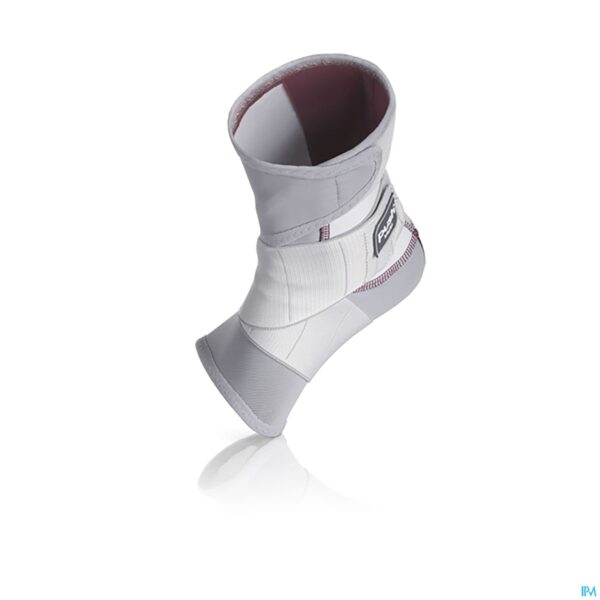 Lifestyle_image Push Care Enkelbrace Links 29-32cm T2