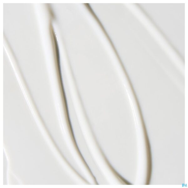 Lifestyle_image Topicrem Hydra+ Geleid.bruin.gezond.uitstral. 40ml