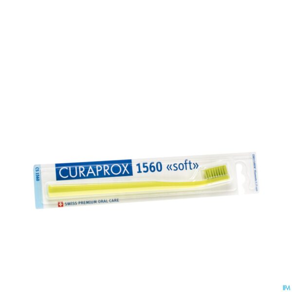 Packshot Curaprox Tandenb Soft 2