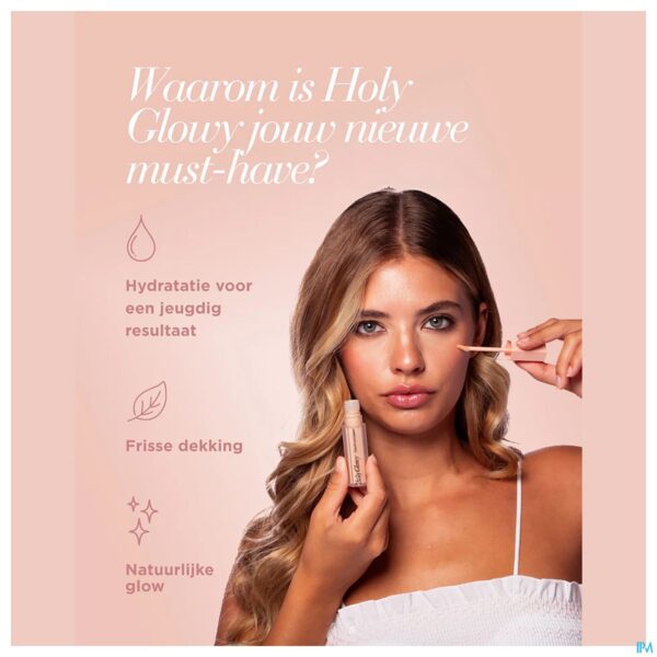 Lifestyle_image Cent Pur Cent Holy Glowy Foundation Light 6g