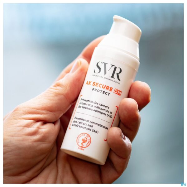Lifestyle_image Svr Ak Secure Protect Tube 50ml