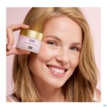 Lifestyle_image Isdinceutics Hyaluronic Vochtinbrengende Sens. 50g
