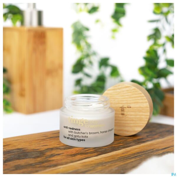 Lifestyle_image Tinge Women Anti Roodheid Creme 30ml