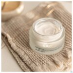 Lifestyle_image Tinge Booster Nachtcreme Pot 50ml