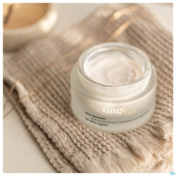 Lifestyle_image Tinge Booster Nachtcreme Pot 50ml