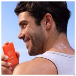 Lifestyle_image Svr Sun Secure Spray Pocket Spf50+ 20ml