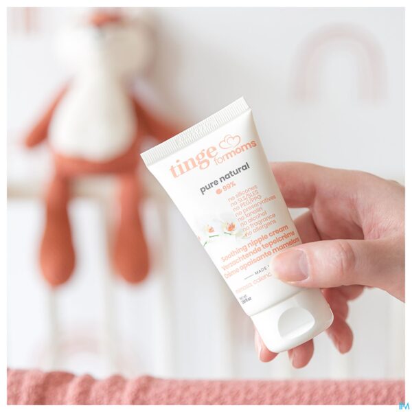 Lifestyle_image Tinge Moms Verzachtende Tepelcreme 50ml