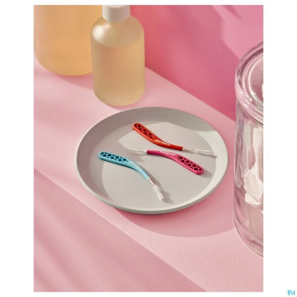 Lifestyle_image JORDAN BRUSH BETWEEN M 6617 10 ST