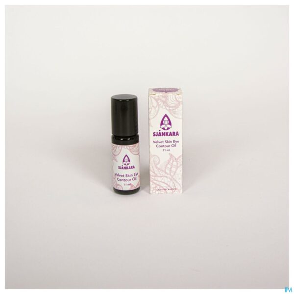 Lifestyle_image Sjankara Velvet Skin Eye Contour Oil 10ml