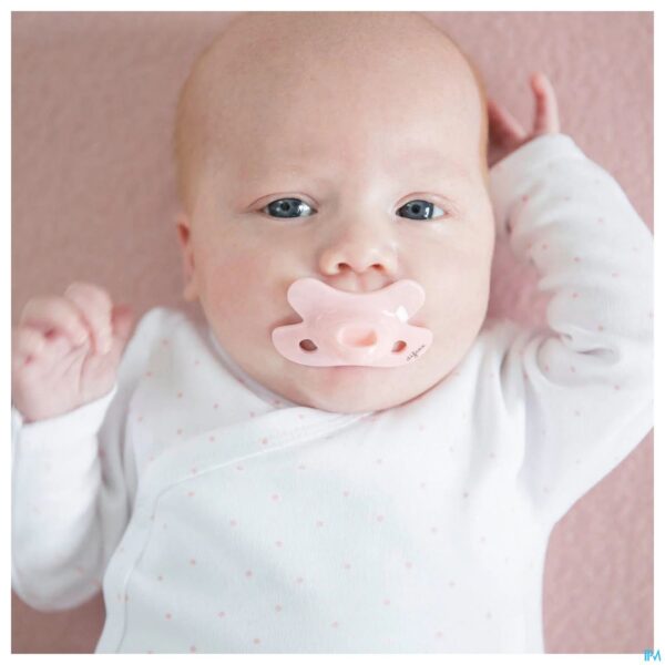Lifestyle_image Difrax Fopspeen Natural Newborn Uni/pure Assorti