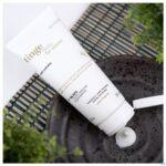 Lifestyle_image Tinge Women Creme Anti Cellulite Tube 200ml