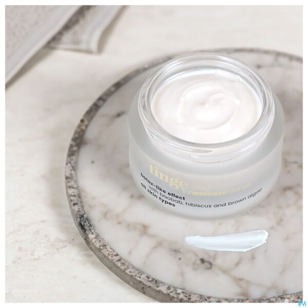 Lifestyle_image Tinge Women Intense Dagcreme 50ml