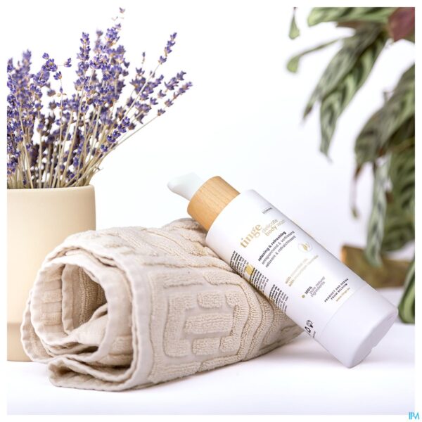 Lifestyle_image Tinge Cleansing Delicate Bodywash 200ml