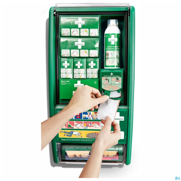 Lifestyle_image Cederroth First Aid Station