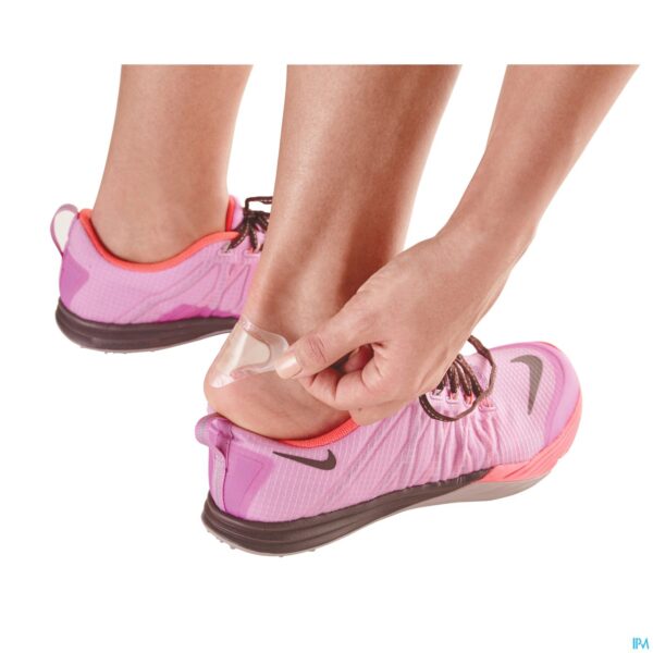 Lifestyle_image Nexcare 3m Blister Plaster Foot Care 6