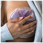 Lifestyle_image Lansinoh Therapearl 3in1 Borsttherapie Warm-koud 2