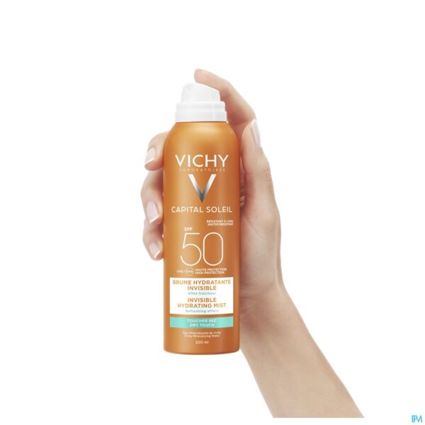 Lifestyle_image Vichy Cap Sol Ip50 Body Mist 200ml