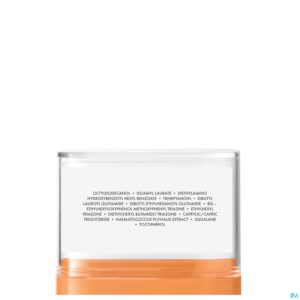 Lifestyle_image Vichy Capital Soleil Uv-aqua Stick 10ml