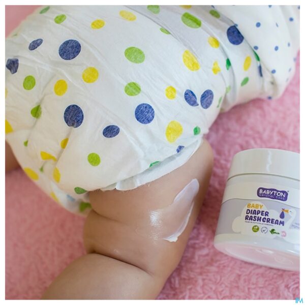 Lifestyle_image Babyton Natuurlijke Luierzalf Baby 50ml