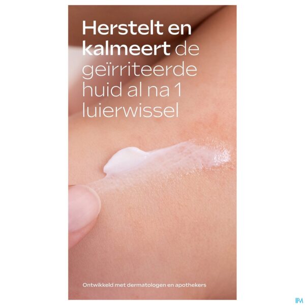 Lifestyle_image Weleda Baby 3in1 Billenbalsem Witte Malva 50ml