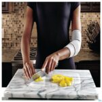 Lifestyle_image Futuro Epicondylitische Elleboogbandage 47862, Medium